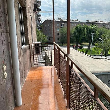 Yerevan Nice Apartment With Balcony For Rent Esterno foto